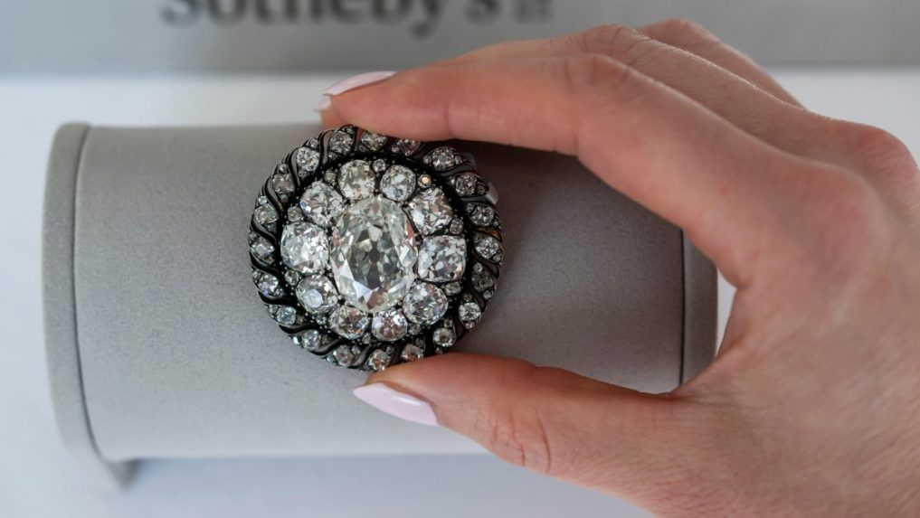 Stará brošňa, ktorá patrila Napolenovi.