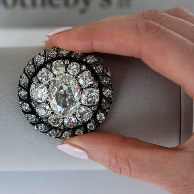 Stará brošňa, ktorá patrila Napolenovi.