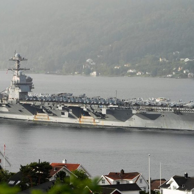 Na archívnej snímke z 12. septembra 2025 americká lietadlová loď USS Gerald R. Ford.