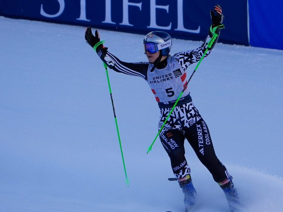 Na snímke Novozélandská lyžiarka Alice Robinsonová.