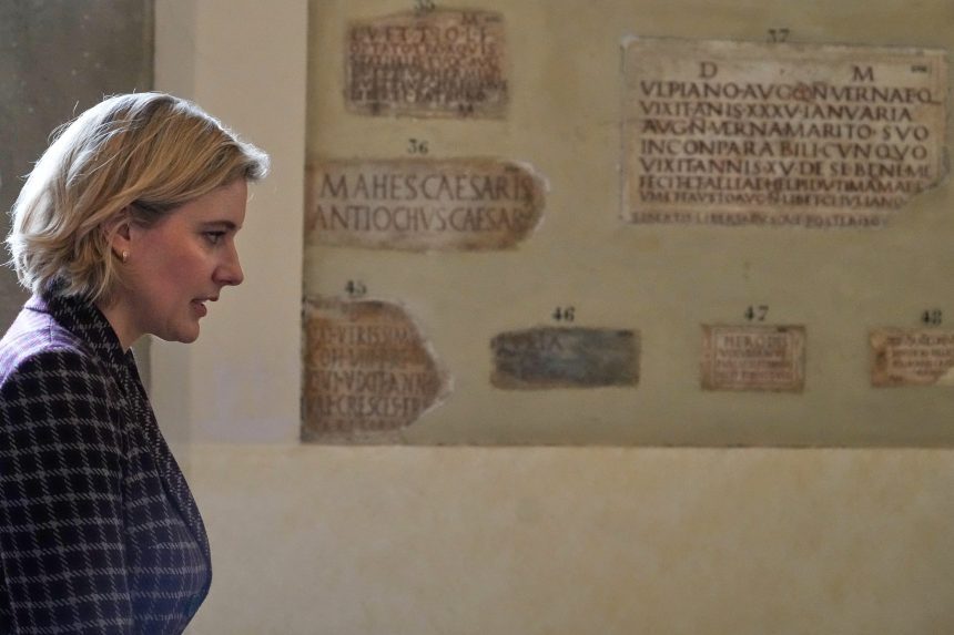 Herečka Greta Gerwigová na návšteve pápeža.