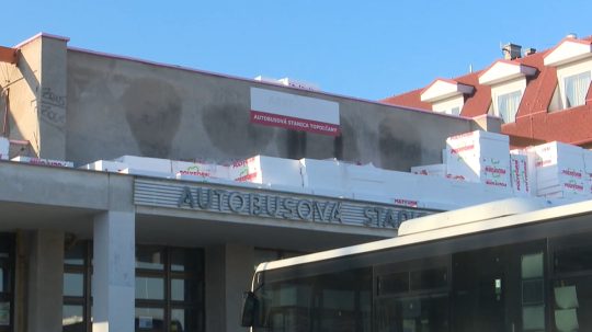 Budovu autobusovej stanice v Topoľčanoch uzavreli.