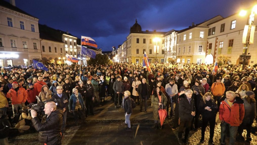 Na snímke zhromaždenie Nie v našom meste v Banskej Bystrici.