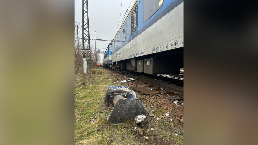 Škody po zrážke vlakov v Juhočeskom kraji.