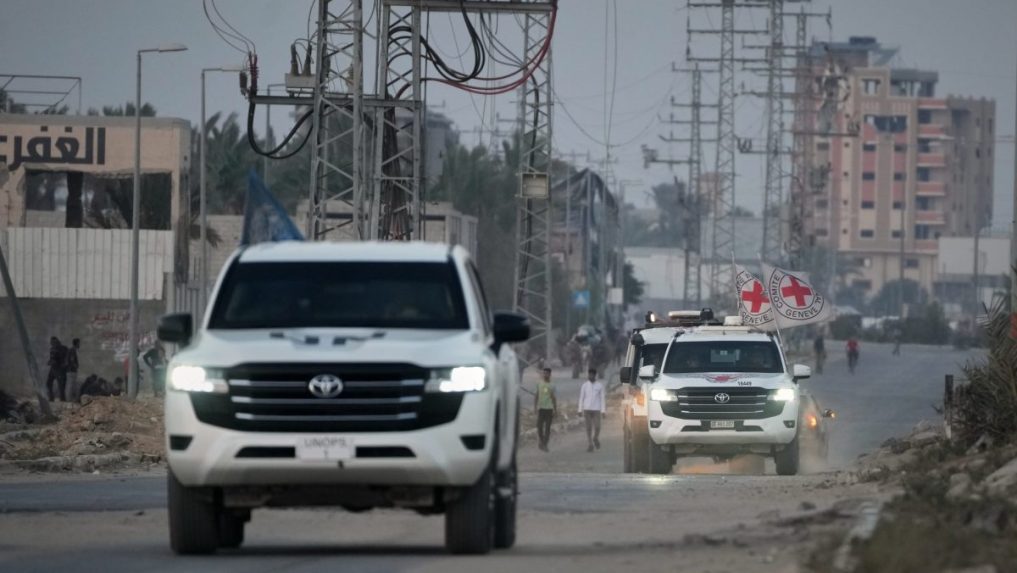 autá Červeného kríža