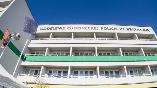 Na snímke budova cudzineckej polície v Bratislave.