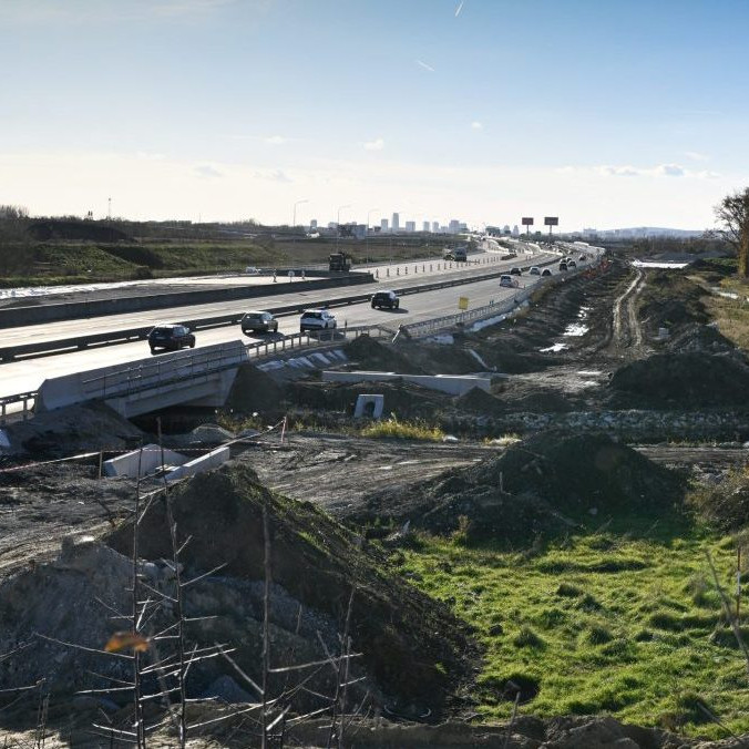 Na ilustračnej snímke diaľnica D1 pri Bratislave.