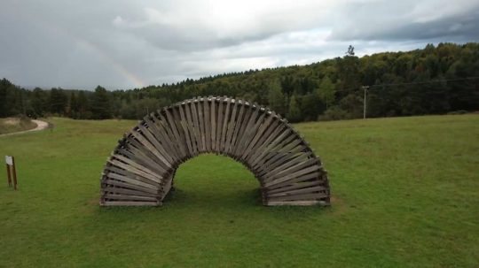 Na snímke inštalácia Voda pije dúhu.