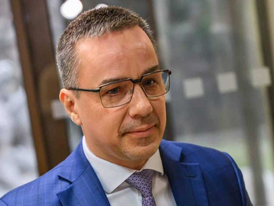 Na snímke minister práce Erik Tomáš.