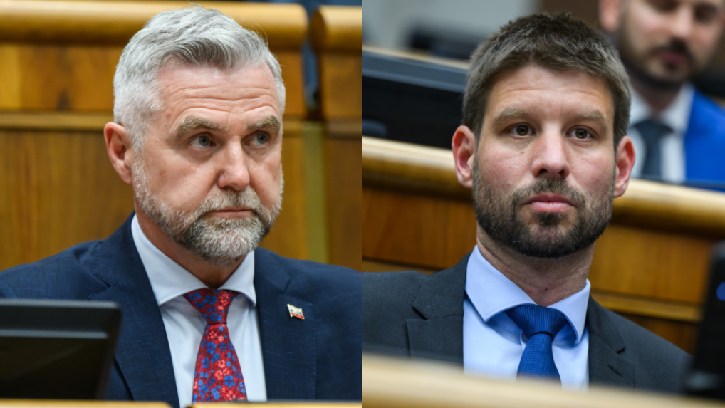 Zľava Tibor Gašpar a Michal Šimečka v pléne Národnej rady SR.