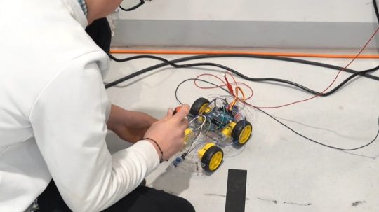 Technické talenty medzi žiakmi pomáhajú vyberať samotní dualisti.