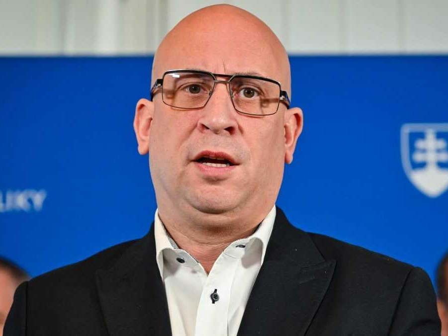 Na snímke minister dopravy, nominant Smeru-SD, Jozef Ráž