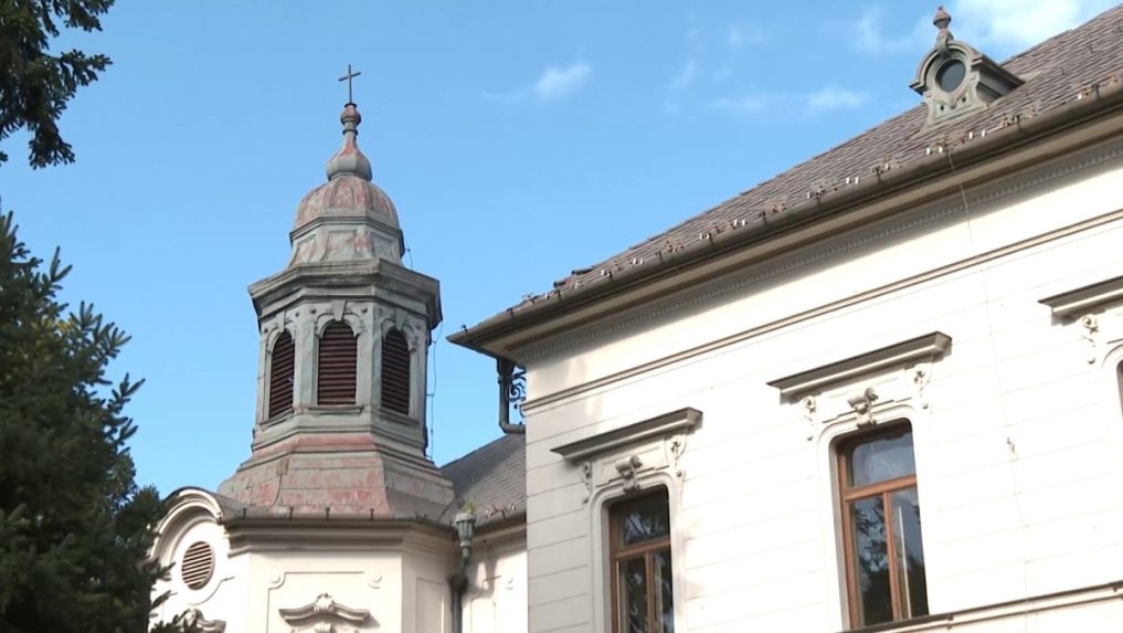 Na snímke kaštieľ v Pribeníku.