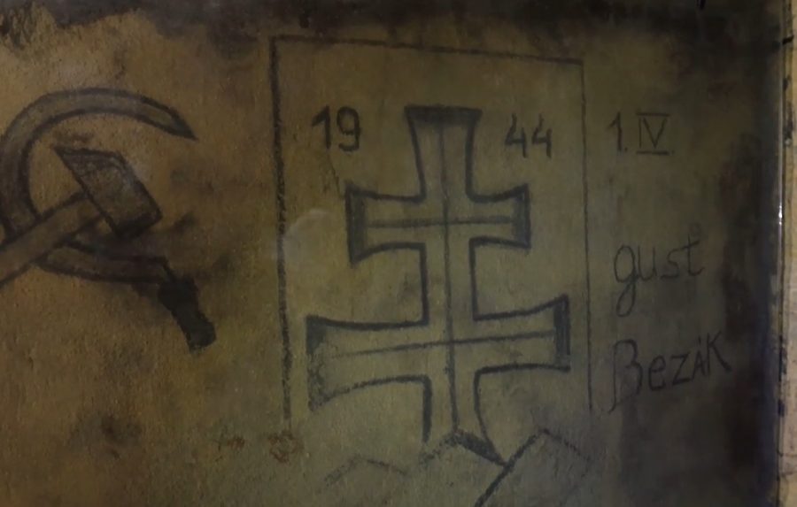 Na snímke slovenský nápis v odeských katakombách.
