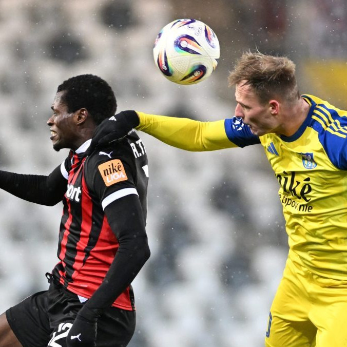 kapitán Košíc Ján Krivák a hráč Trnavy Abdulrahman Taiwo