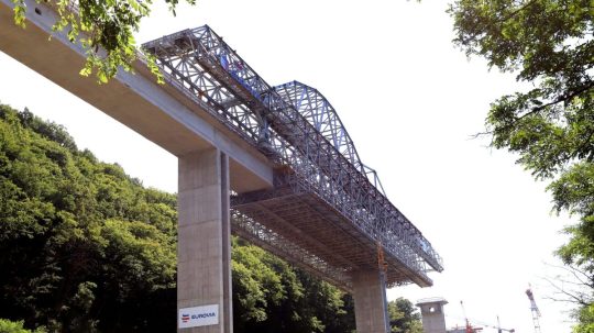 Rýchlostnú cestu R2 medzi Detvou a Kriváňom cez víkend uzavrú, cestári pracujú na napájaní úseku