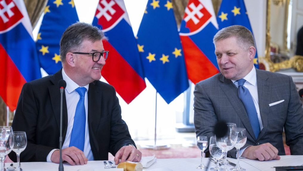 Na snímke Miroslav Lajčák a Robert Fico.