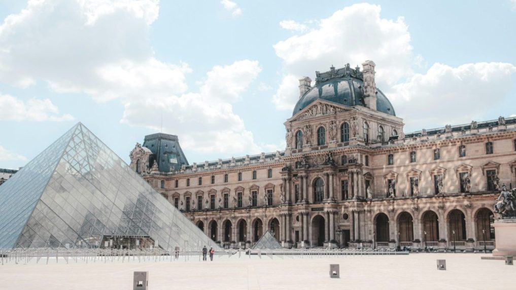 Ilustračná snímka parížskeho múzea Louvre.