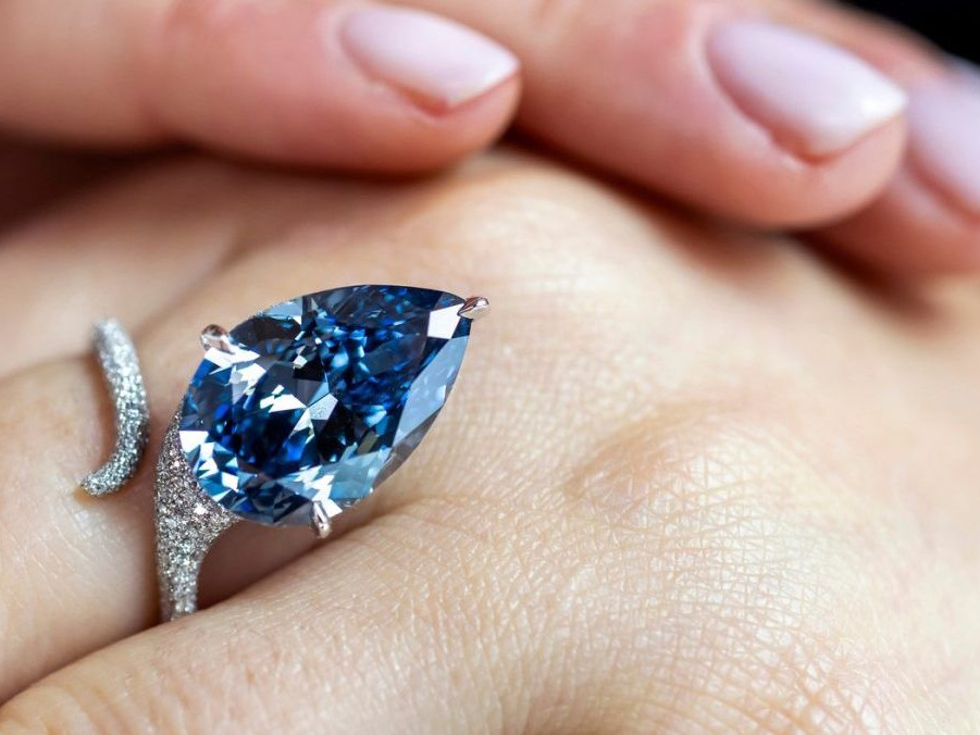 Na snímke raritný modrý diamant.