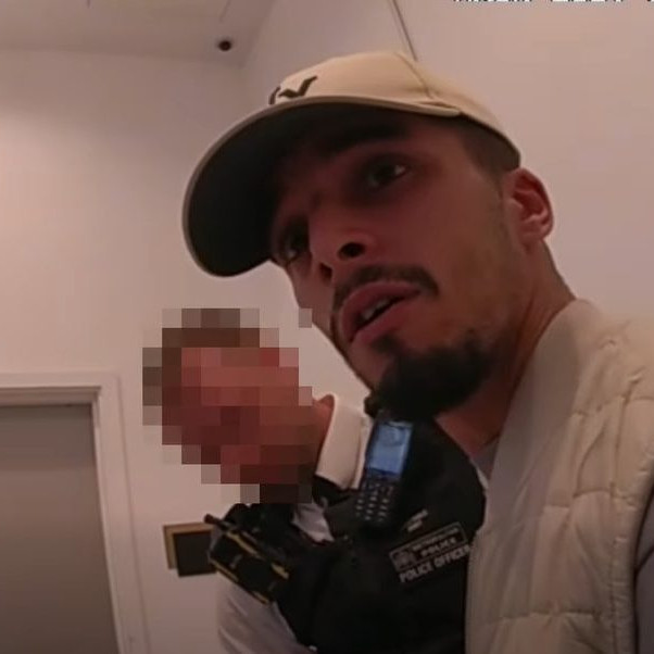 Na snímke je Alžírčan Brahim Kaddour-Cherif.