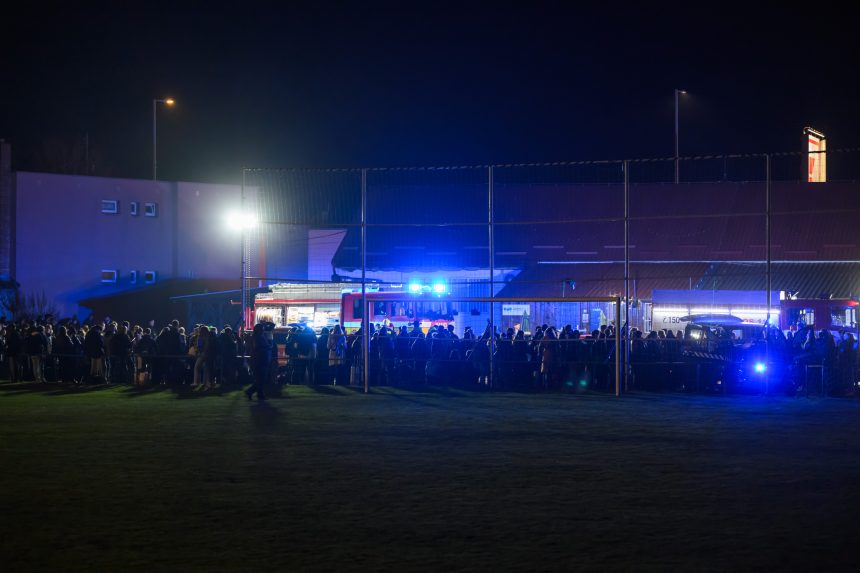 Zrážka vlakov pri Pezinku: Riaditeľ železníc priblížil, ako sa vlaky zrazili. Vozne boli plné študentov