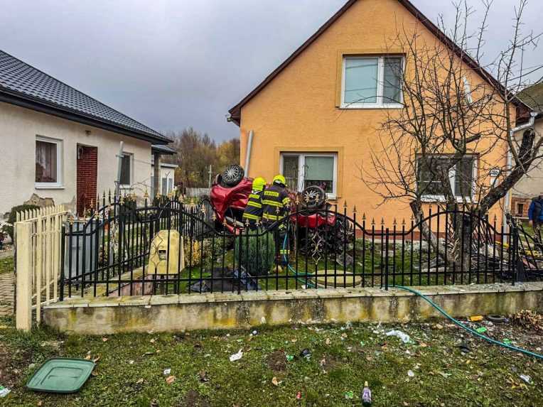 Na snÃƒÂ­mke miesto dopravnej nehody.