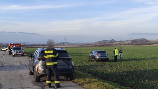 Pri dopravnej nehode v Necpaloch zomrela jedna z dvojice chodkýň.