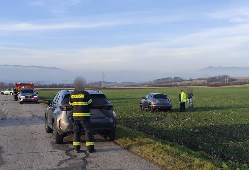 Pri dopravnej nehode v Necpaloch zomrela jedna z dvojice chodkýň.