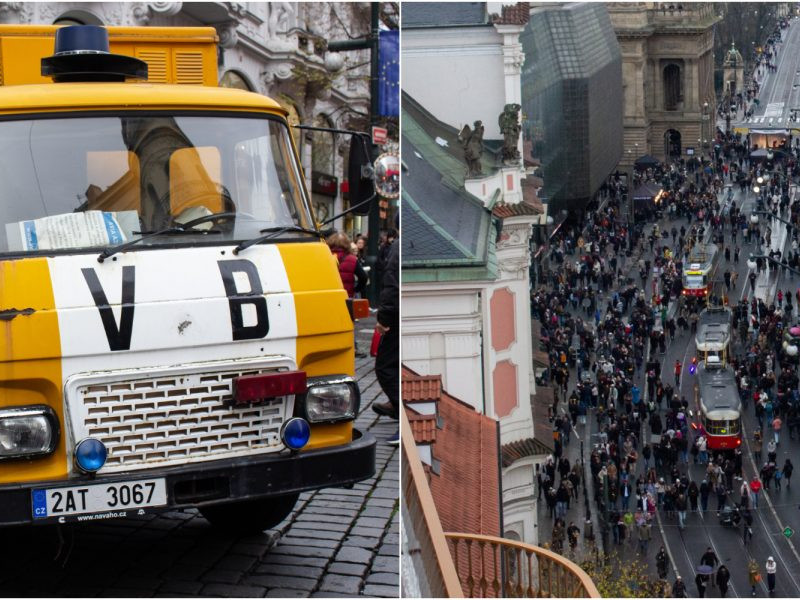 Na snímke vozidlo verejnej bezpečnosti a ľudia zhromažďujúci sa na Národnej tirede.