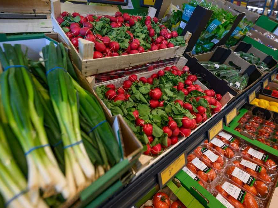 Na snímke je zelenina v predajni poľského obchodného reťazca v Miloslavove.