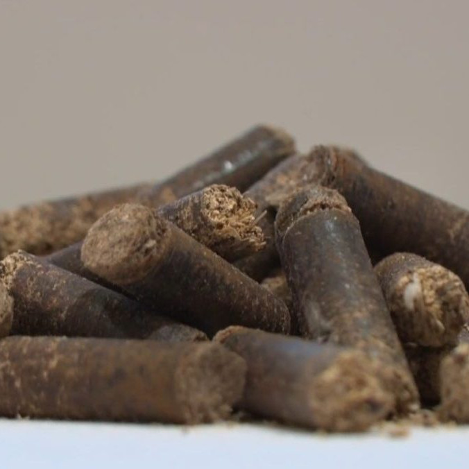 Pelety z pohánkovca.