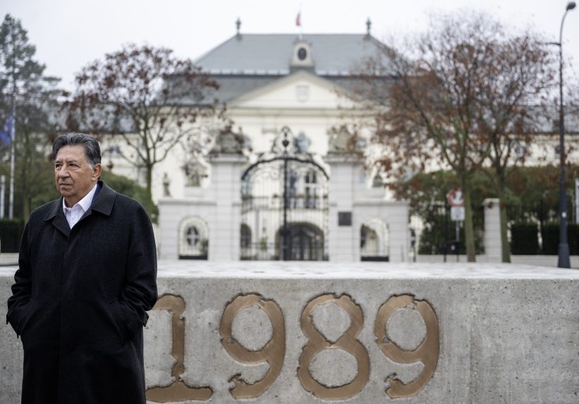 Na snímke Pamätník novembra 1989.