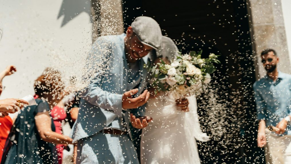 hádzanie ryže na svadbe