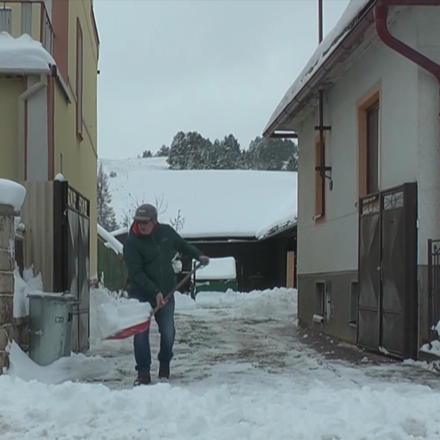 Meteorologické predpovede avizovali bohatú snehovú nádielku, a tak sa aj stalo.