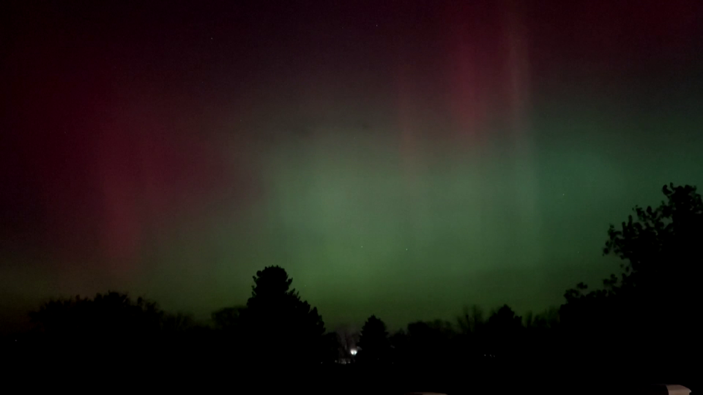Polárna žiara nad americkým štátom Iowa.