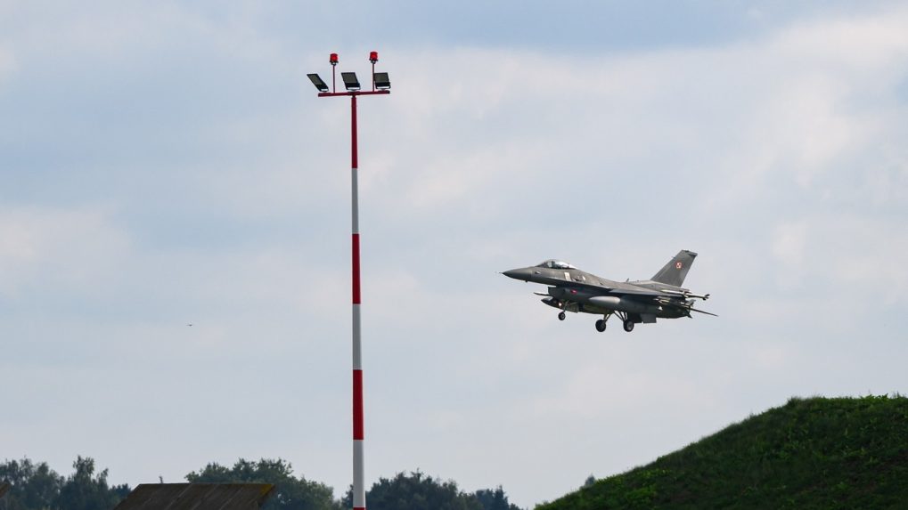 Poľská stíhačka F-16.
