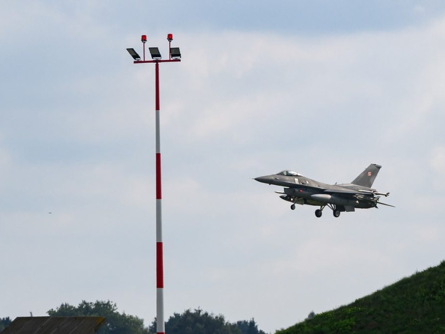 Poľská stíhačka F-16.