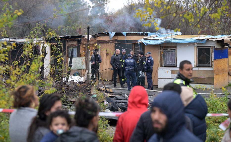 Na snímke sú následky požiaru na košickom Luníku IX.