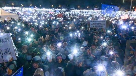 Na snímke účastníci protestu iniciatívy Mier Ukrajine.
