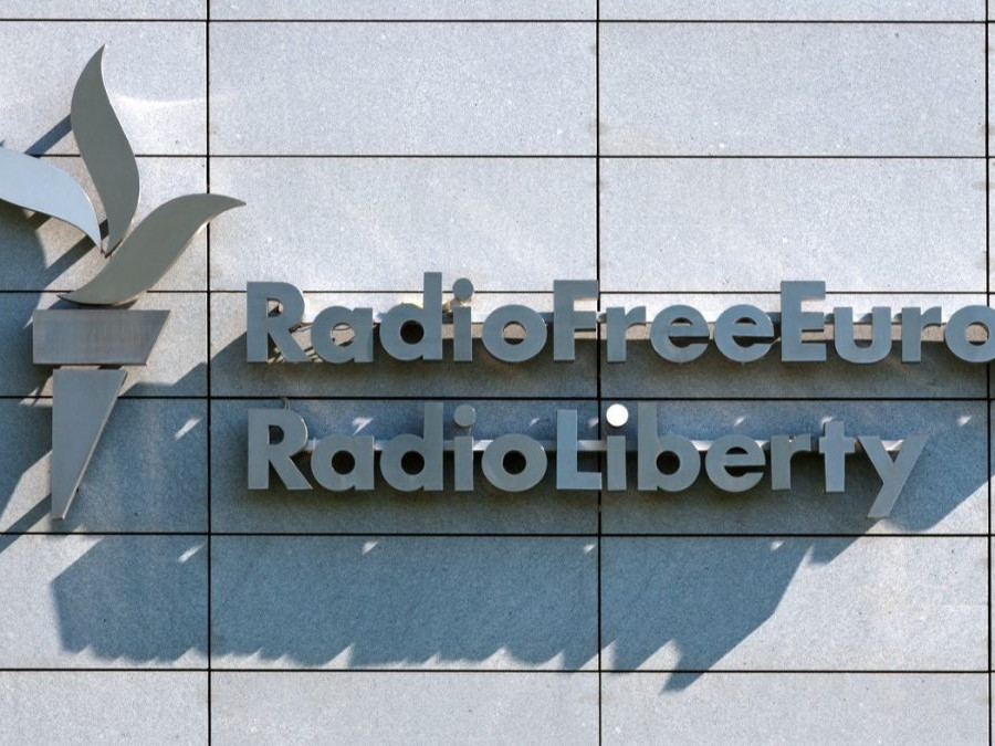 Logo Rádia Slobodná Európa v Prahe,