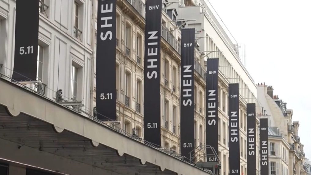 Na ilustračnej snímke postery Shein.