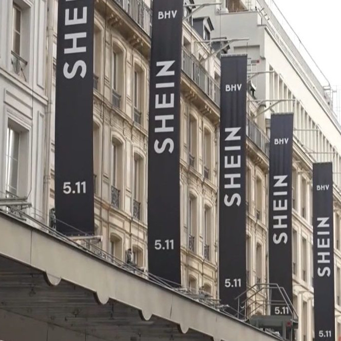 Na ilustračnej snímke postery Shein.