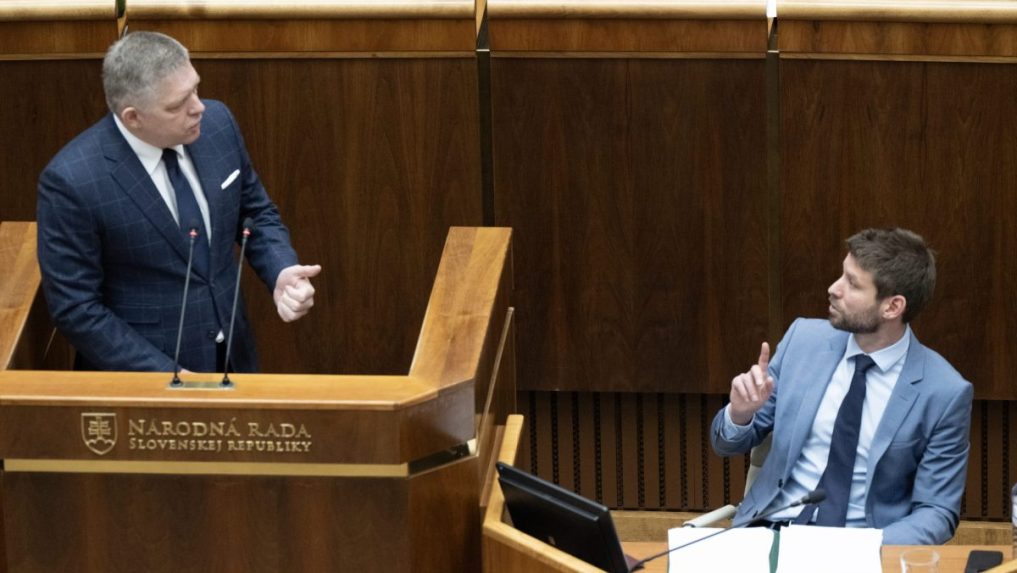 Na snímke Robert Fico a Michal Šimečka.