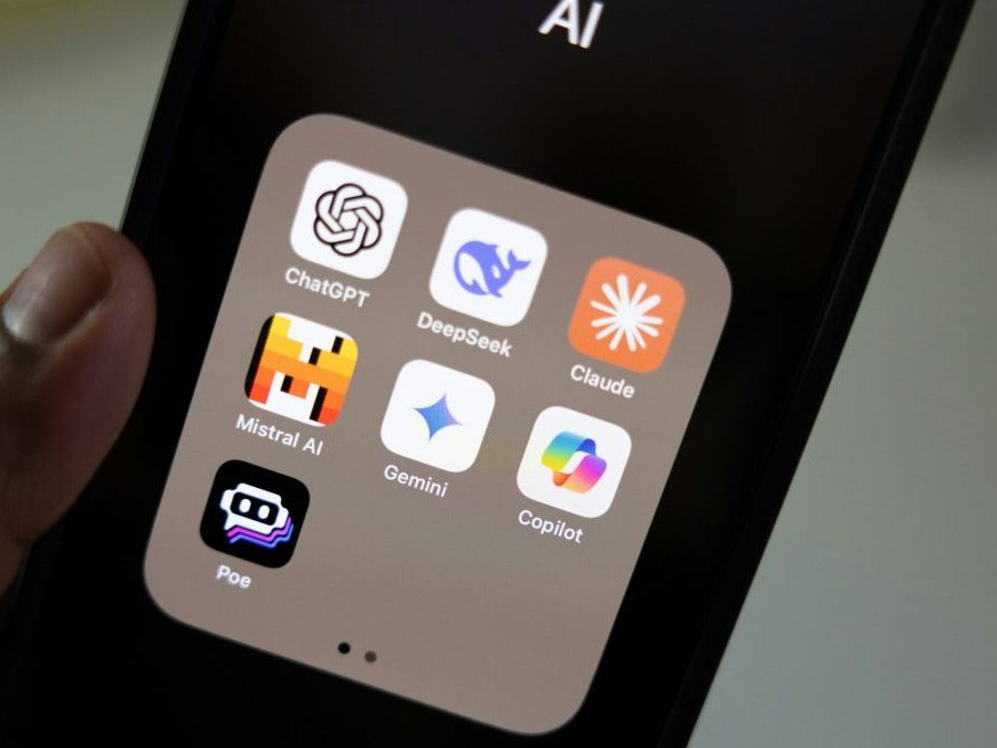 Ilustračná snímka mobilných aplikácií umelej inteligencie.