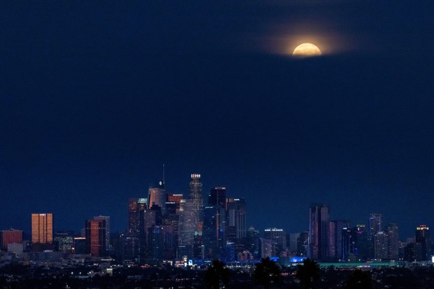 Na snÃƒÂ­mke supermesiac v USA.