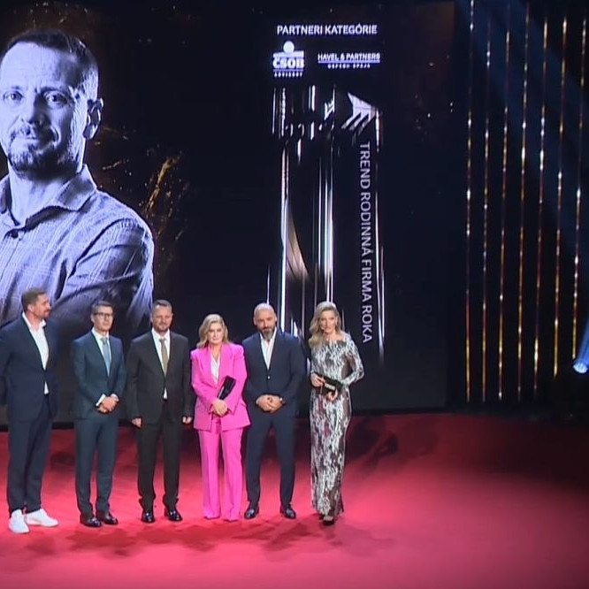 Na snímke ocenený Lunys.