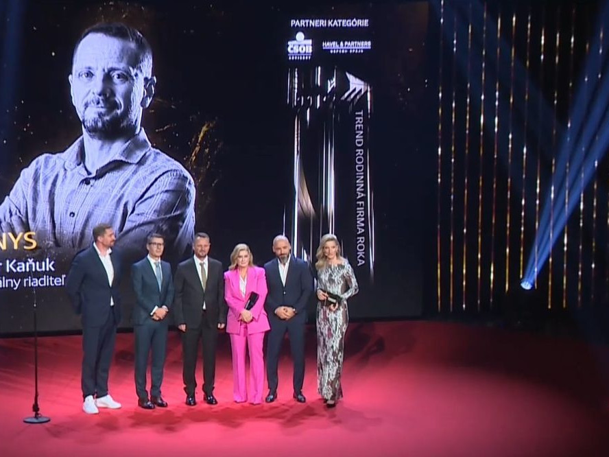 Na snímke ocenený Lunys.