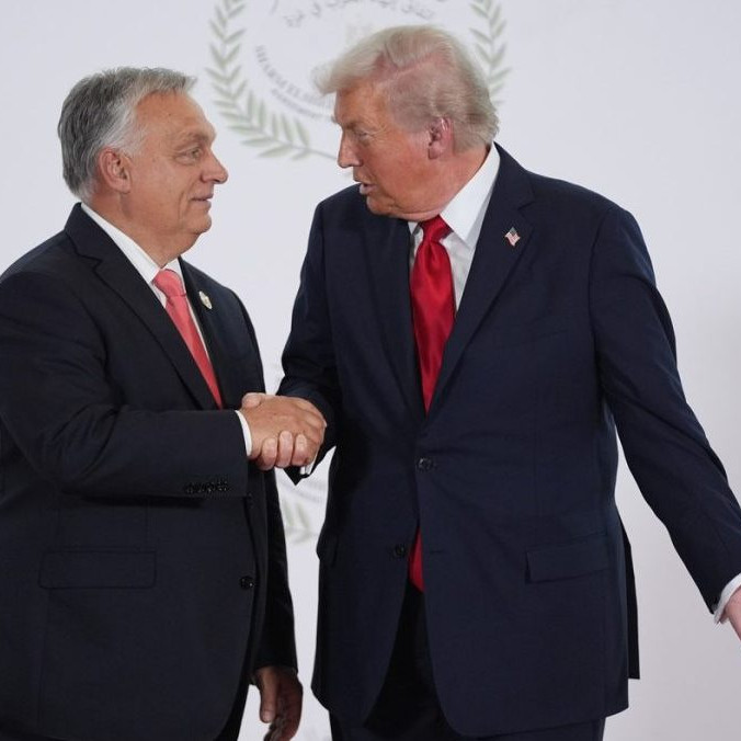 Na snímke Viktor Orbán a Donald Trump.