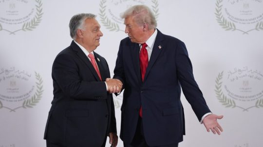 Na snímke Viktor Orbán a Donald Trump.
