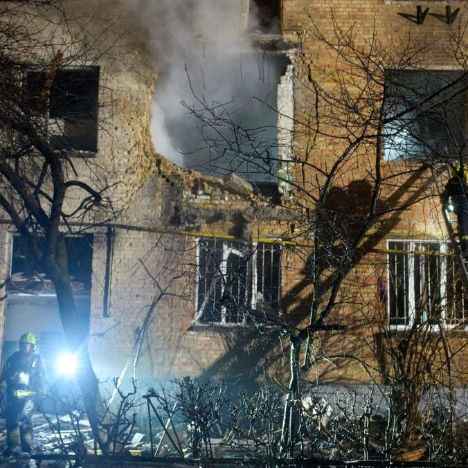 horiaca bytovka a zásah hasičov